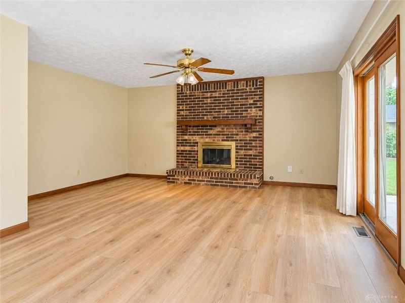 945 Stonehenge Drive, Tipp City, OH 45371 Photo 11