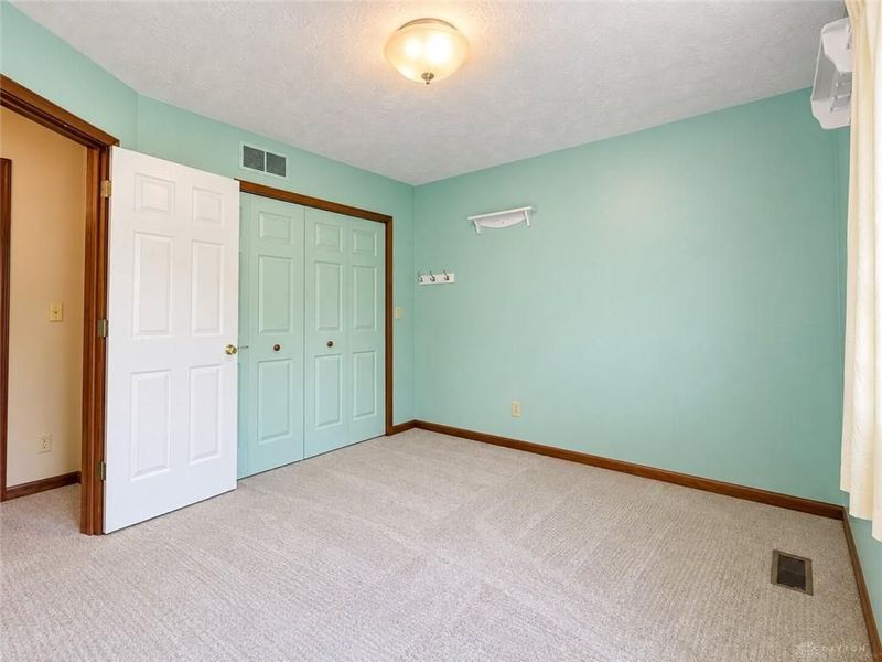 945 Stonehenge Drive, Tipp City, OH 45371 Photo 22