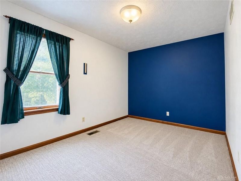 945 Stonehenge Drive, Tipp City, OH 45371 Photo 23