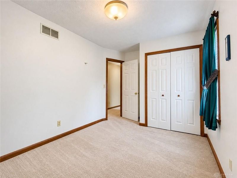 945 Stonehenge Drive, Tipp City, OH 45371 Photo 24