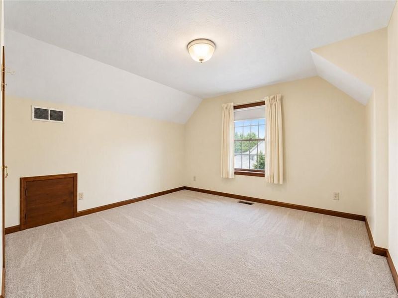 945 Stonehenge Drive, Tipp City, OH 45371 Photo 27