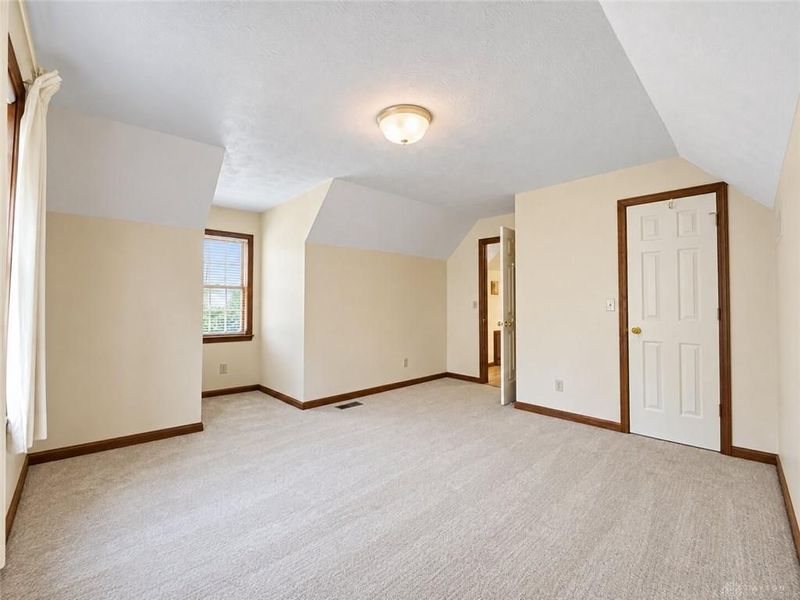 945 Stonehenge Drive, Tipp City, OH 45371 Photo 28