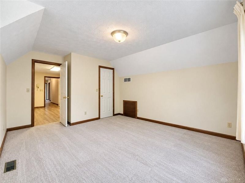 945 Stonehenge Drive, Tipp City, OH 45371 Photo 29