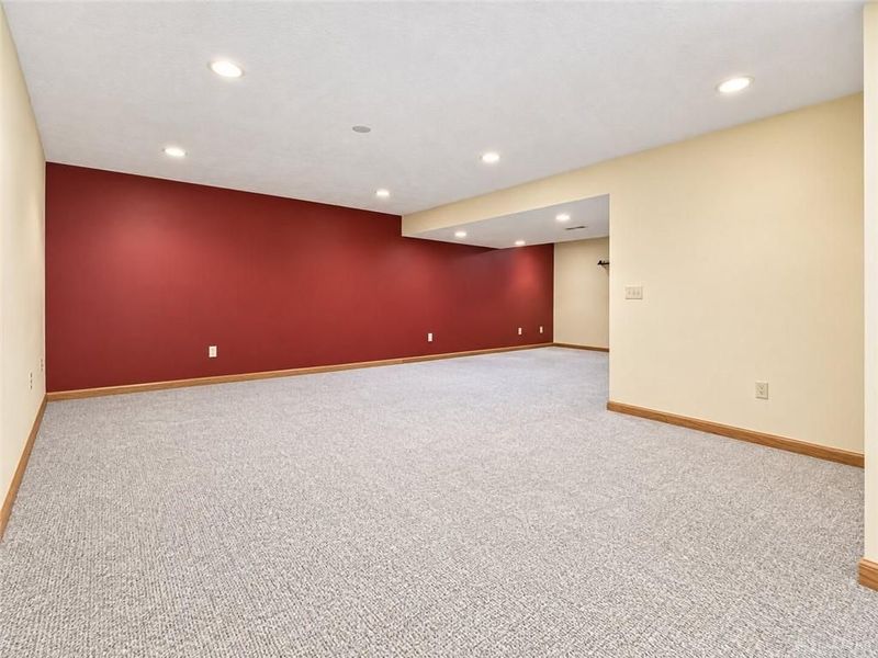 945 Stonehenge Drive, Tipp City, OH 45371 Photo 32