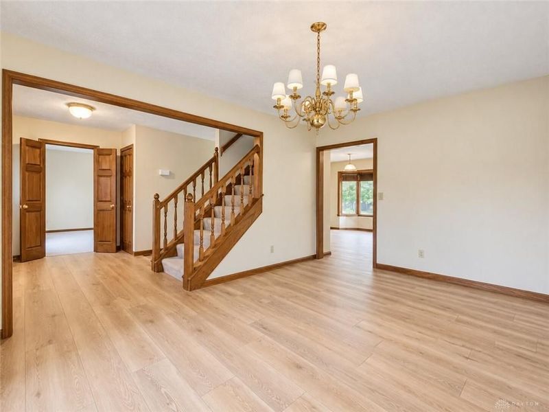 945 Stonehenge Drive, Tipp City, OH 45371 Photo 6