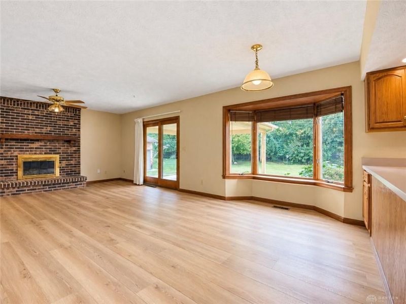 945 Stonehenge Drive, Tipp City, OH 45371 Photo 8
