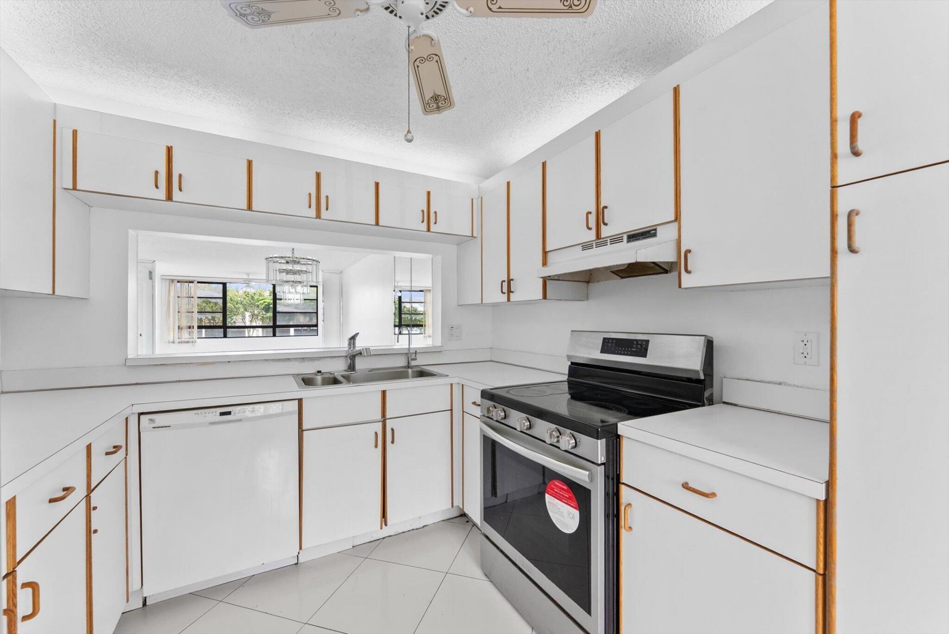 10634 W Clairmont Circle, Tamarac, FL 33321 Photo