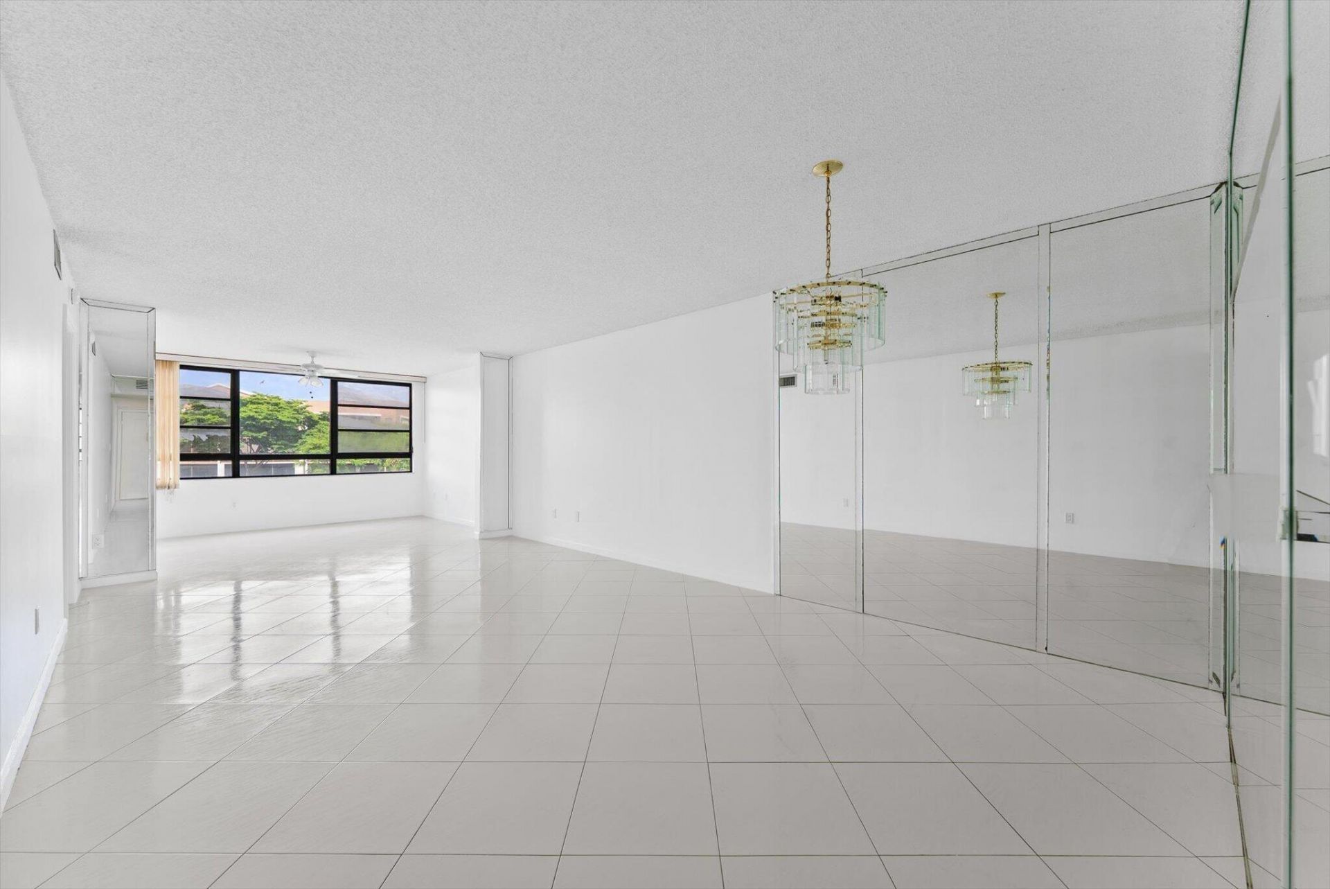 10634 W Clairmont Circle, Tamarac, FL 33321 Photo