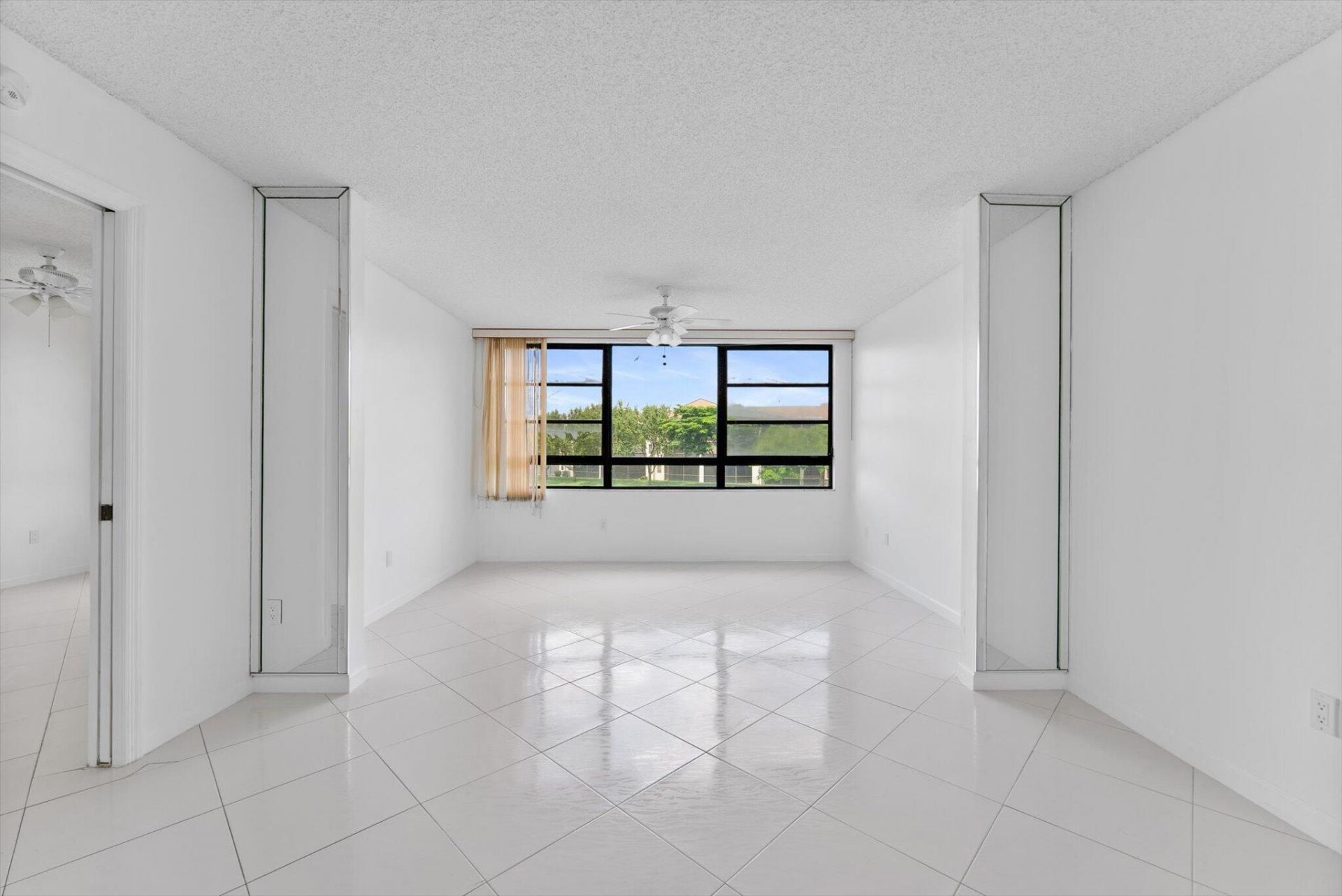 10634 W Clairmont Circle, Tamarac, FL 33321 Photo