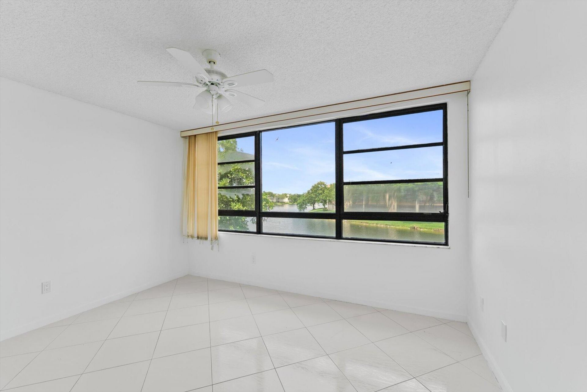 10634 W Clairmont Circle, Tamarac, FL 33321 Photo