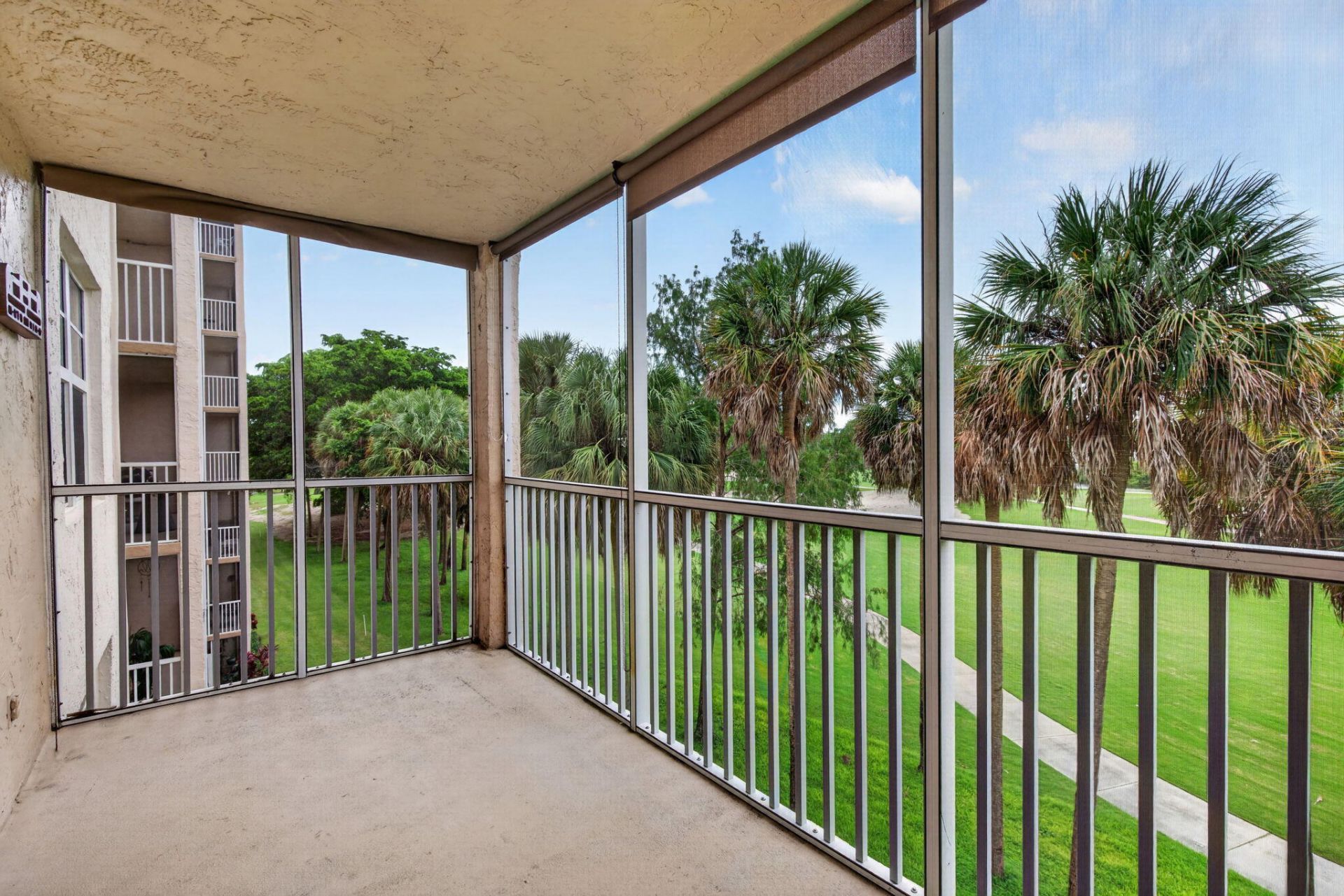 250 Jacaranda Drive, Unit 411, Plantation, FL 33324 Photo