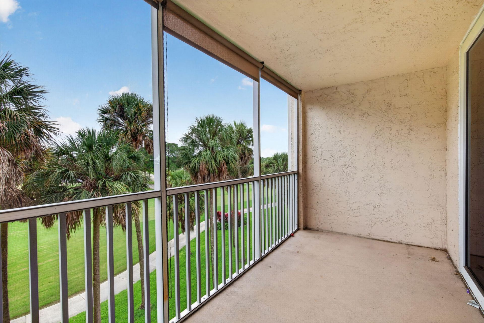 250 Jacaranda Drive, Unit 411, Plantation, FL 33324 Photo
