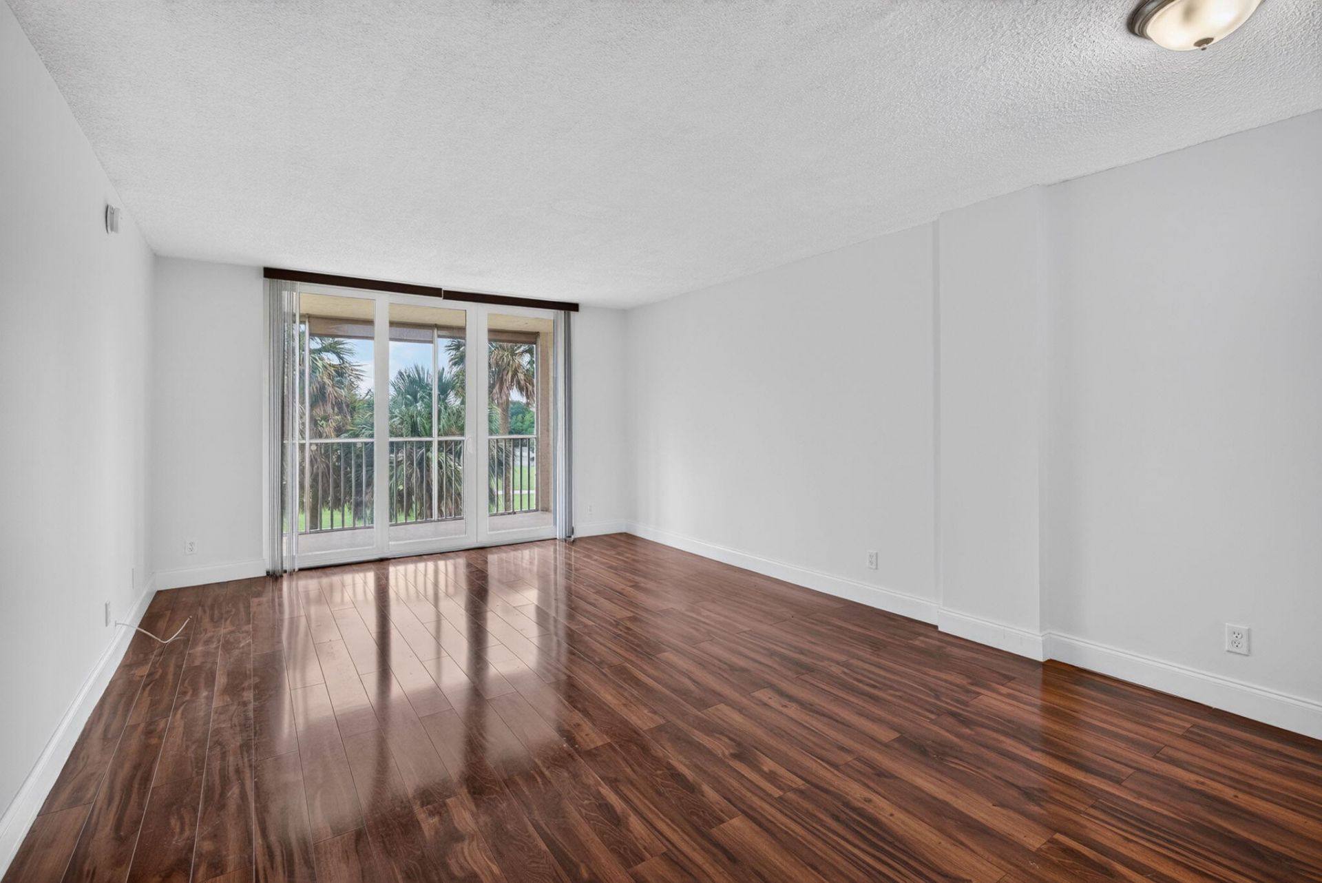 250 Jacaranda Drive, Unit 411, Plantation, FL 33324 Photo