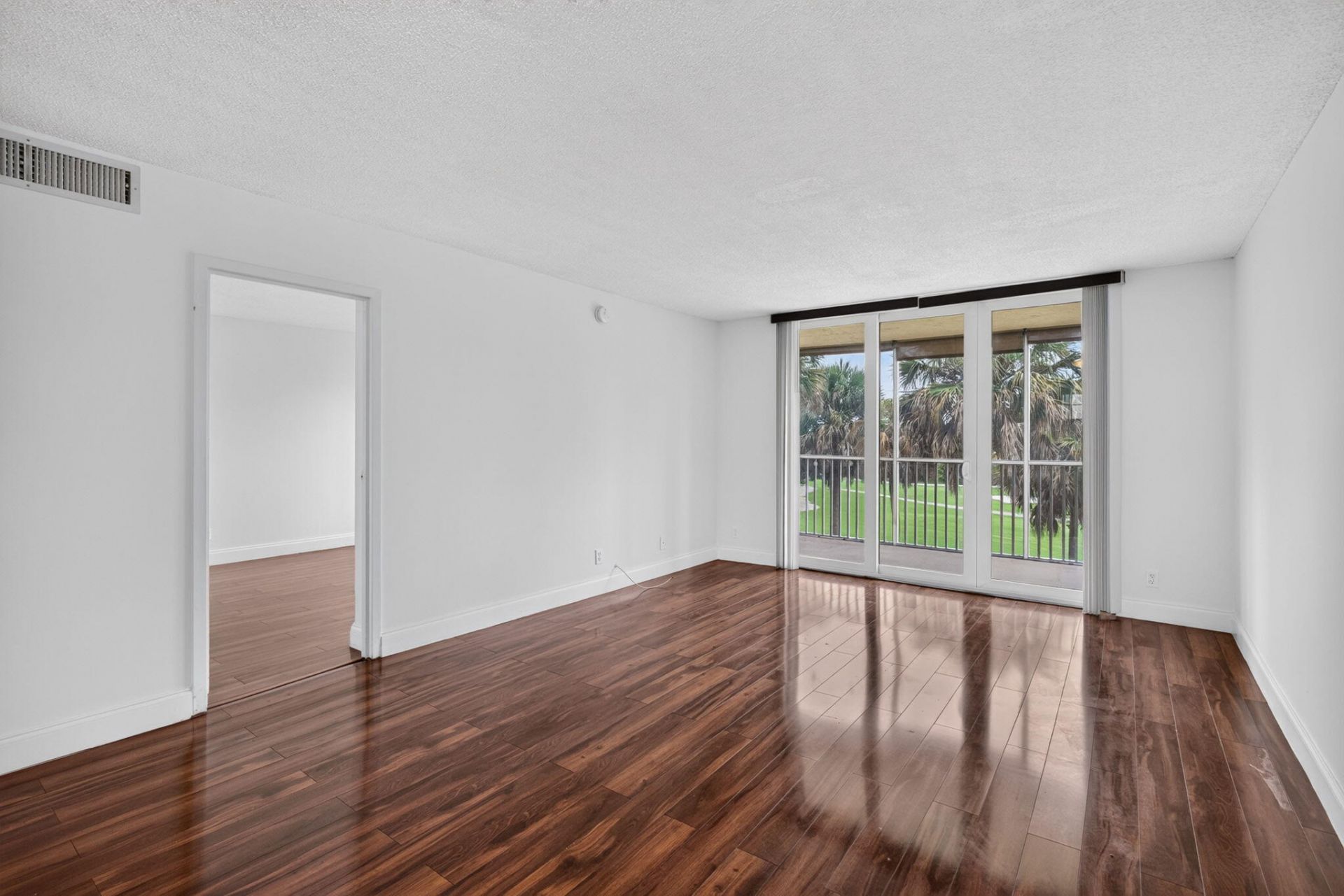 250 Jacaranda Drive, Unit 411, Plantation, FL 33324 Photo