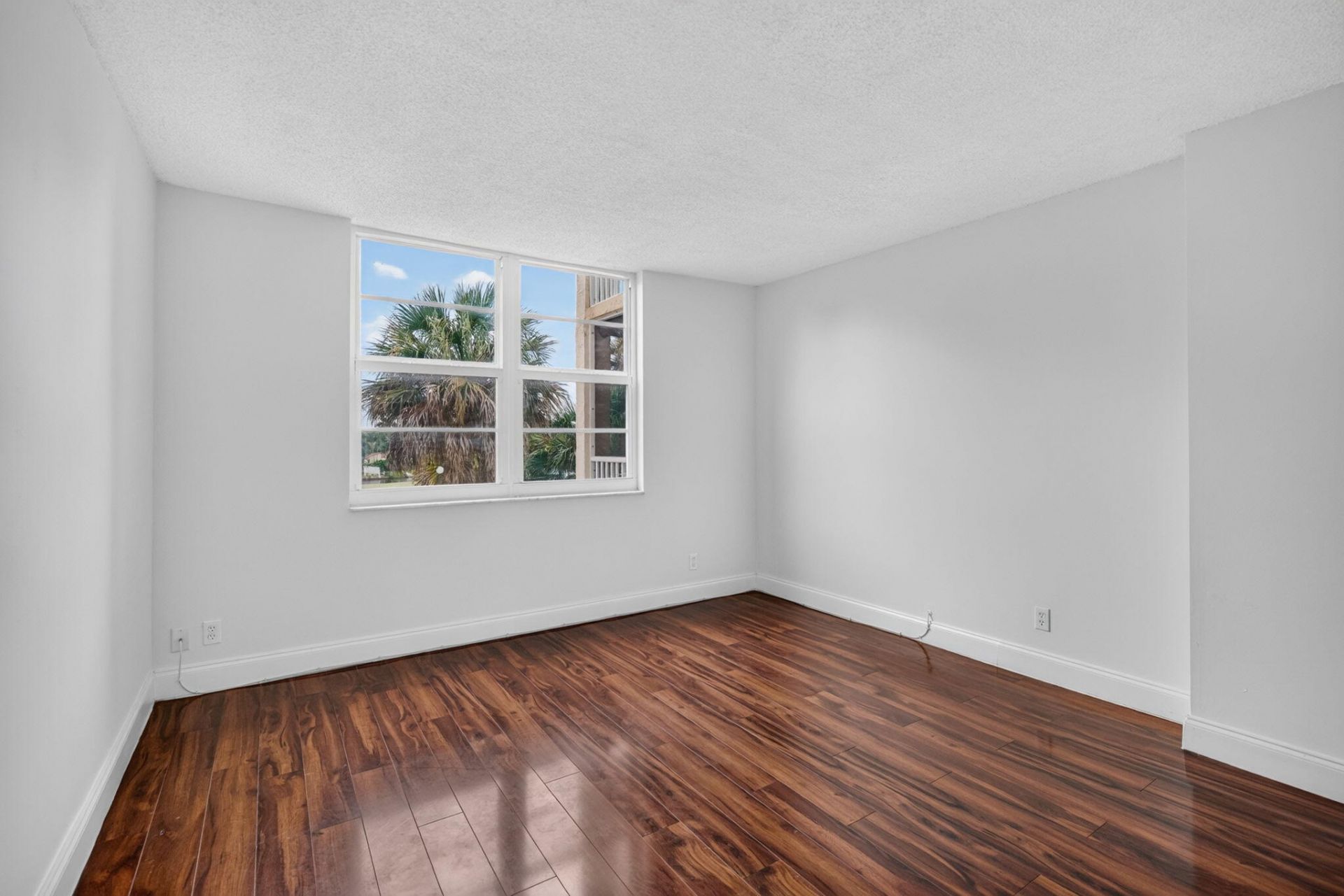 250 Jacaranda Drive, Unit 411, Plantation, FL 33324 Photo