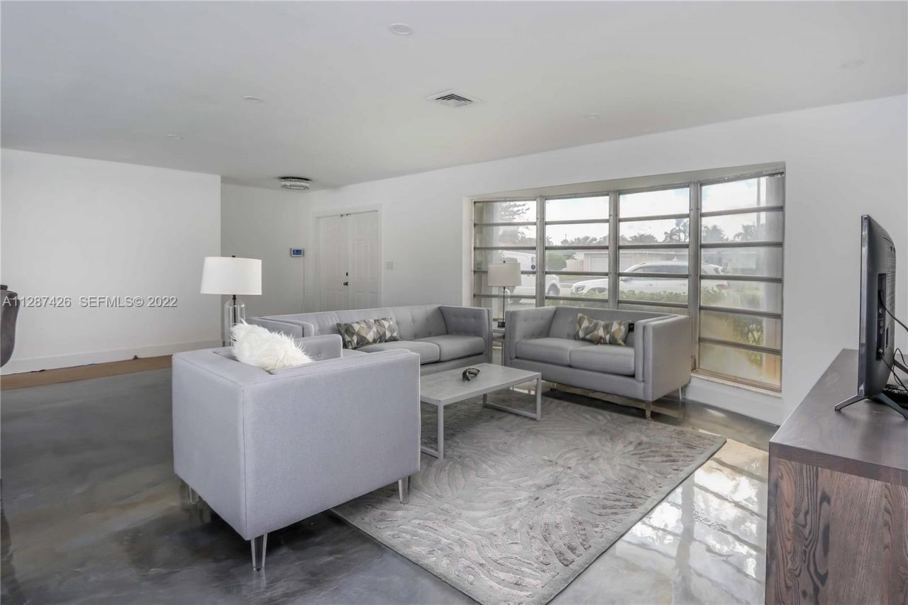 5017 Roosevelt Street, Hollywood, FL 33021 Photo