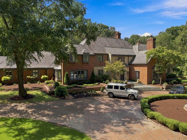 18 Windwood Drive, Jackson, TN 38305