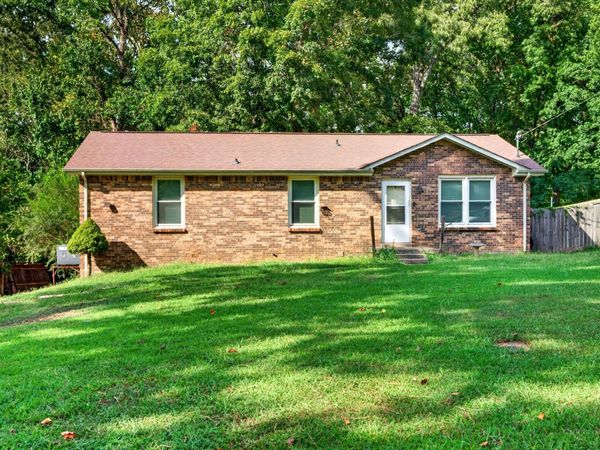 405 Corinne Cir, Clarksville, TN 37040