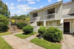104 Townhome Court photo 4