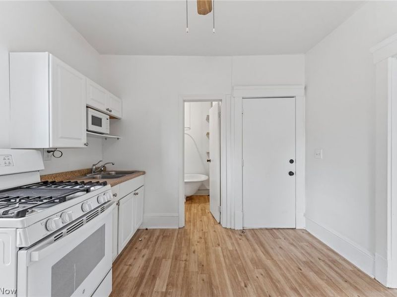 3676 E 65th Street, Cleveland, OH 44105 Photo 18