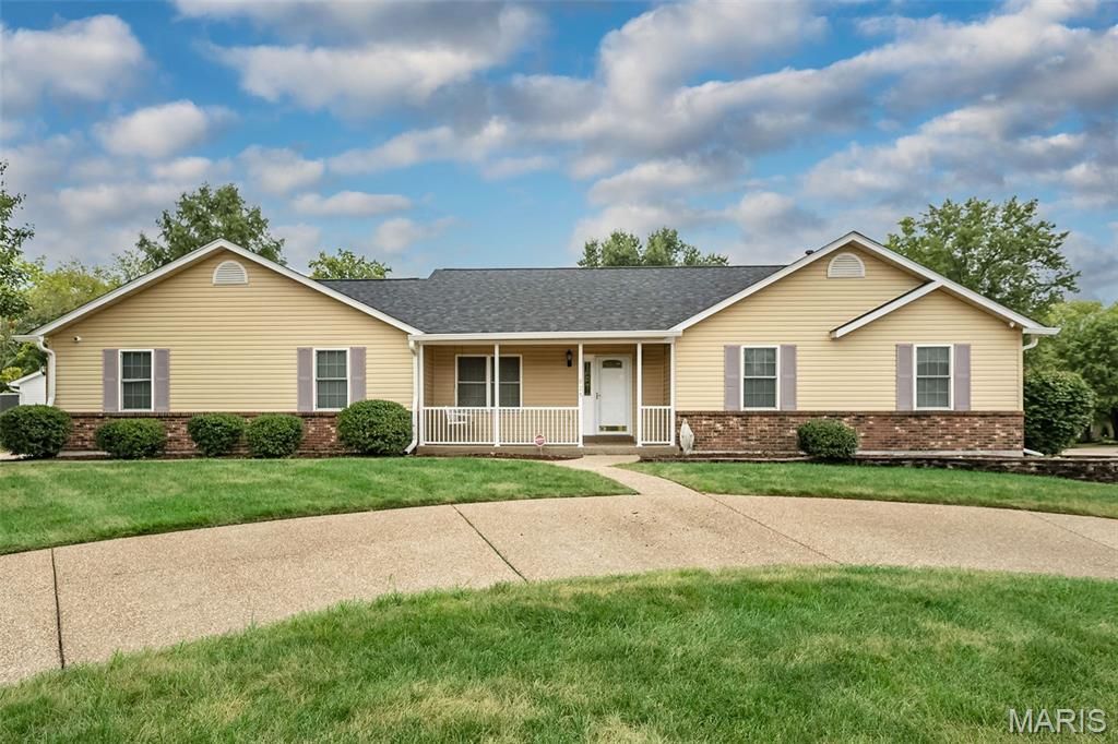 825 Colleen Drive , O Fallon, MO 63366 Main Photo