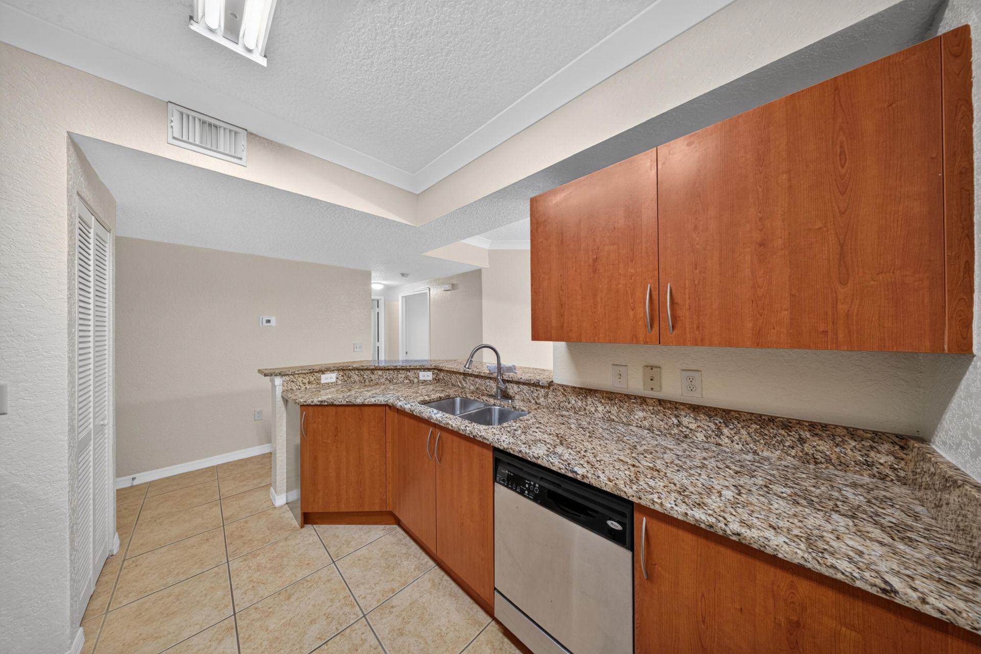 150 SW Peacock Boulevard, Unit 26-102, Port Saint Lucie, FL 34986 Photo