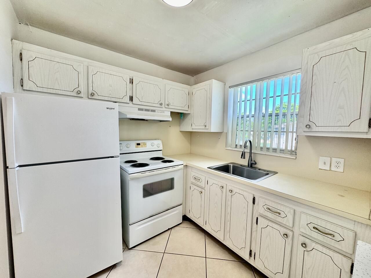 44 Canterbury B, West Palm Beach, FL 33417 Photo