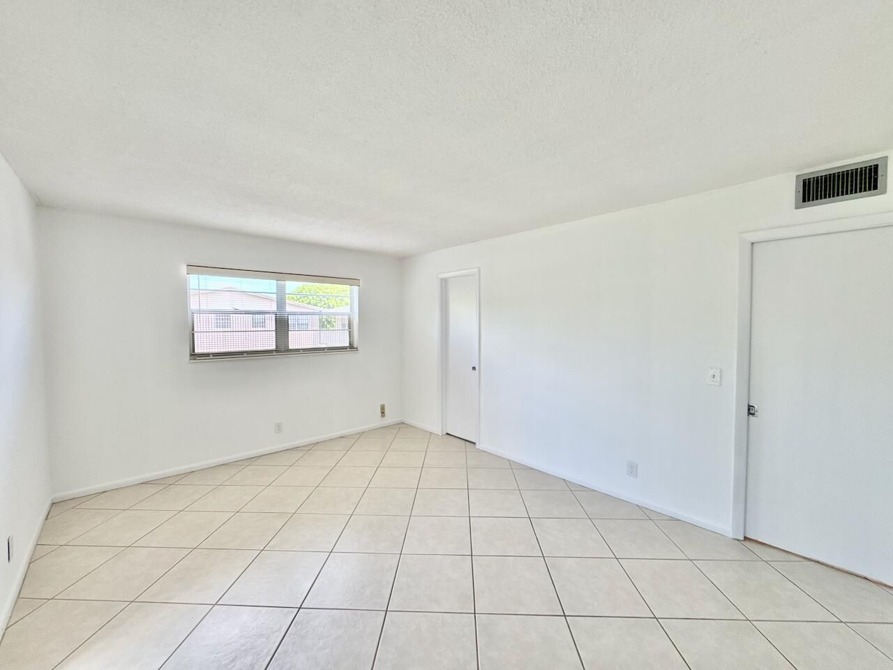 44 Canterbury B, West Palm Beach, FL 33417 Photo