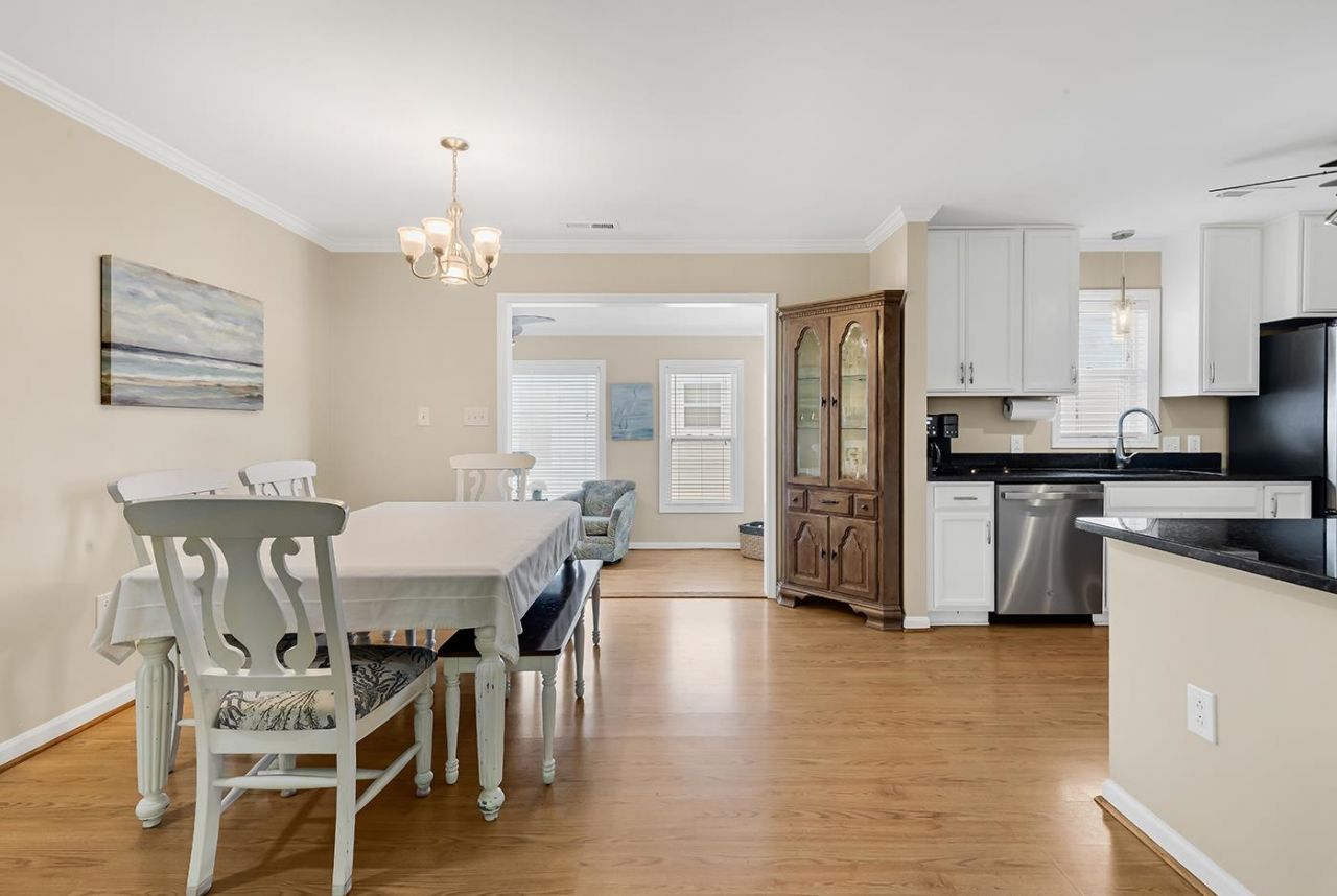 482 Bay Dr. Photo 10