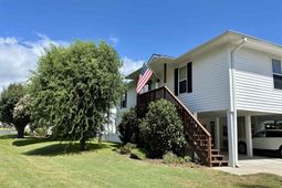 482 Bay Dr. photo 4