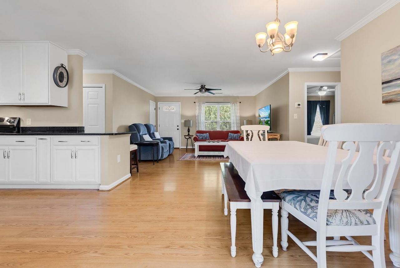 482 Bay Dr. Photo 7
