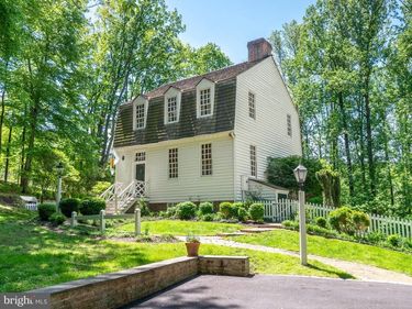 1108 S BARBARA DRIVE, ALBURTIS, PA 18011