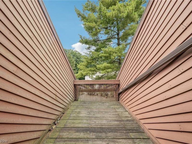 1583 Treetop Trail, Akron, OH 44313 Photo 22