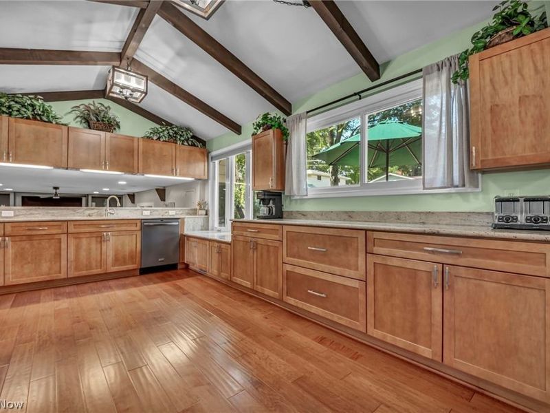 7676 Trenton Trail, Middleburg Heights, OH 44130 Photo 11
