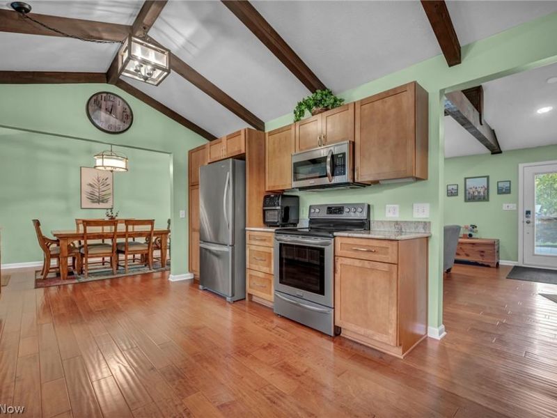 7676 Trenton Trail, Middleburg Heights, OH 44130 Photo 13