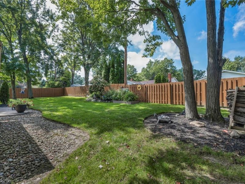 7676 Trenton Trail, Middleburg Heights, OH 44130 Photo 40