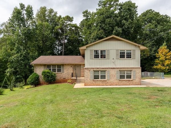 539 Fond Du Lac Drive , Stone Mountain, GA 30088