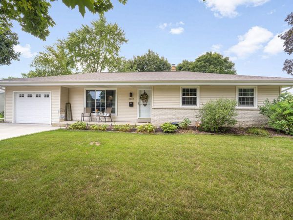 5234 Roberts Dr, Greendale, WI 53129