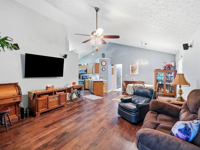 3594 Keeper Court, Columbus, OH 43221 Photo 5