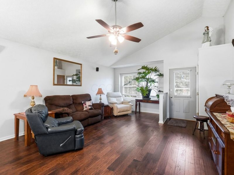 3594 Keeper Court, Columbus, OH 43221 Photo 7