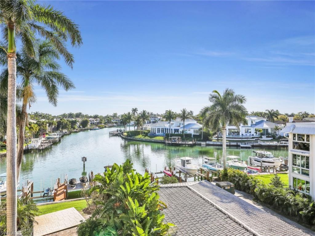 2150 Gulf Shore Blvd N, Unit 407, Naples, FL 34102 Photo