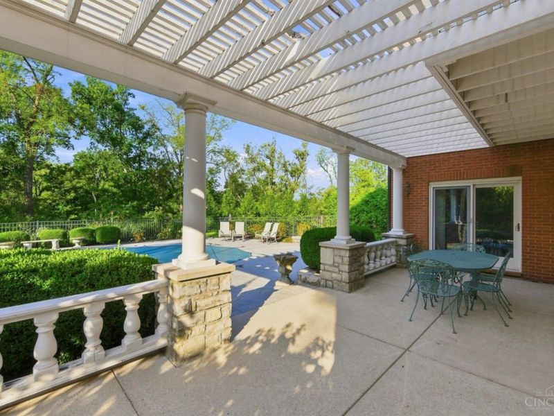 5595 Boomer Road, Cincinnati, OH 45247 Photo 17