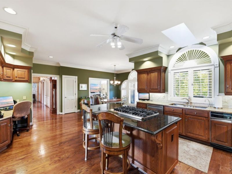 5595 Boomer Road, Cincinnati, OH 45247 Photo 24