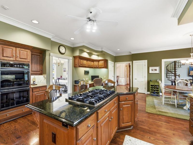 5595 Boomer Road, Cincinnati, OH 45247 Photo 25