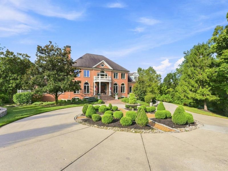 5595 Boomer Road, Cincinnati, OH 45247 Photo 3