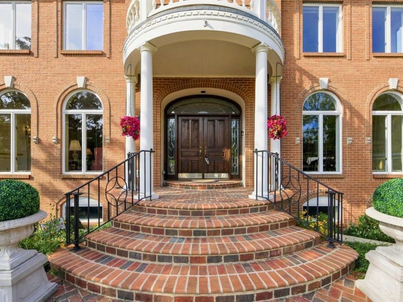 5595 Boomer Road, Cincinnati, OH 45247 Photo 4