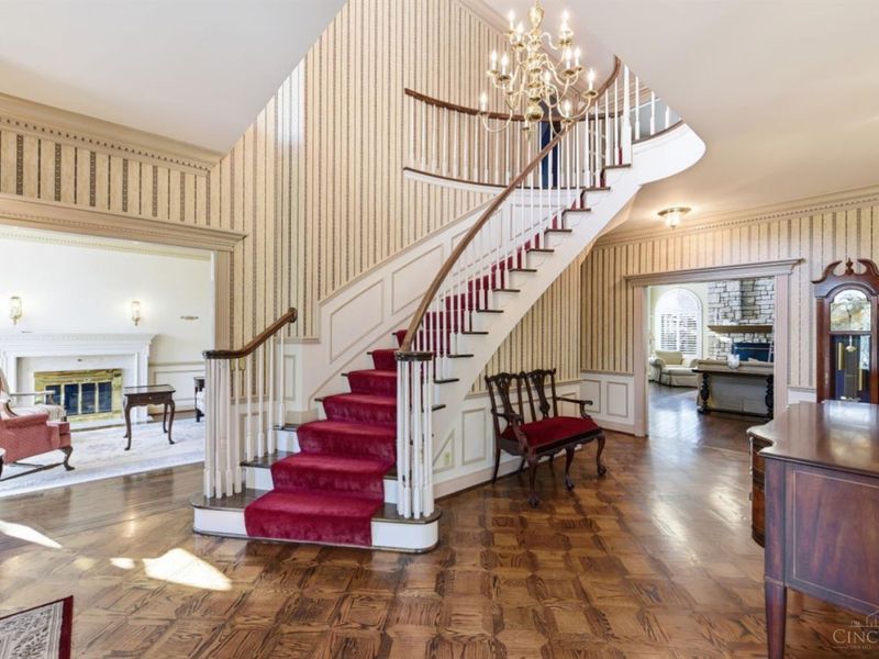 5595 Boomer Road, Cincinnati, OH 45247 Photo 5