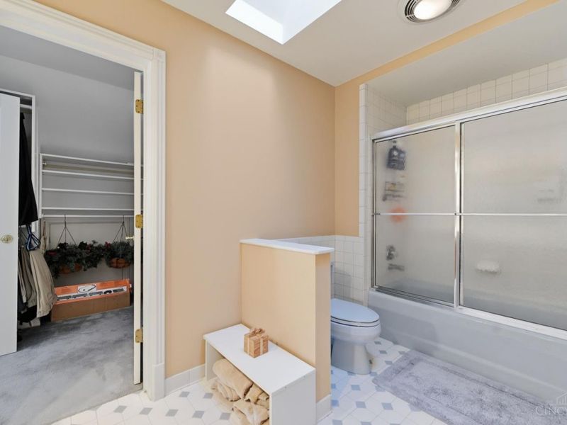 5595 Boomer Road, Cincinnati, OH 45247 Photo 60