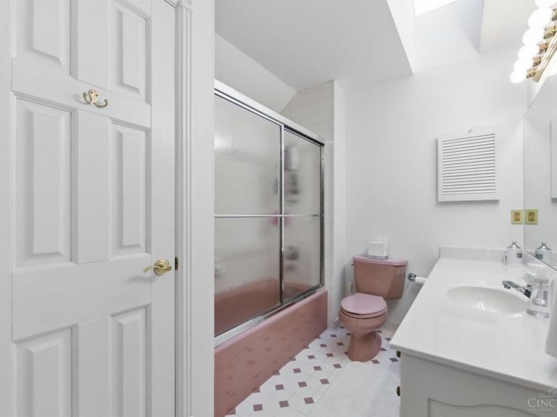 5595 Boomer Road, Cincinnati, OH 45247 Photo 62