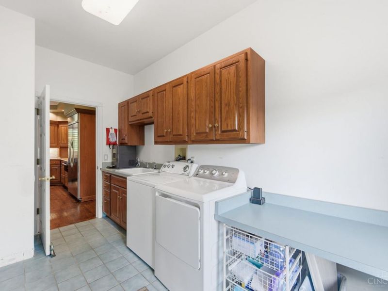 5595 Boomer Road, Cincinnati, OH 45247 Photo 70
